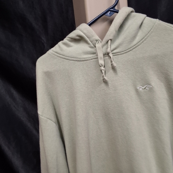 Hollister Green Crew Neck Sweater Soft Comfortable Stylish - Picture 6 of 13